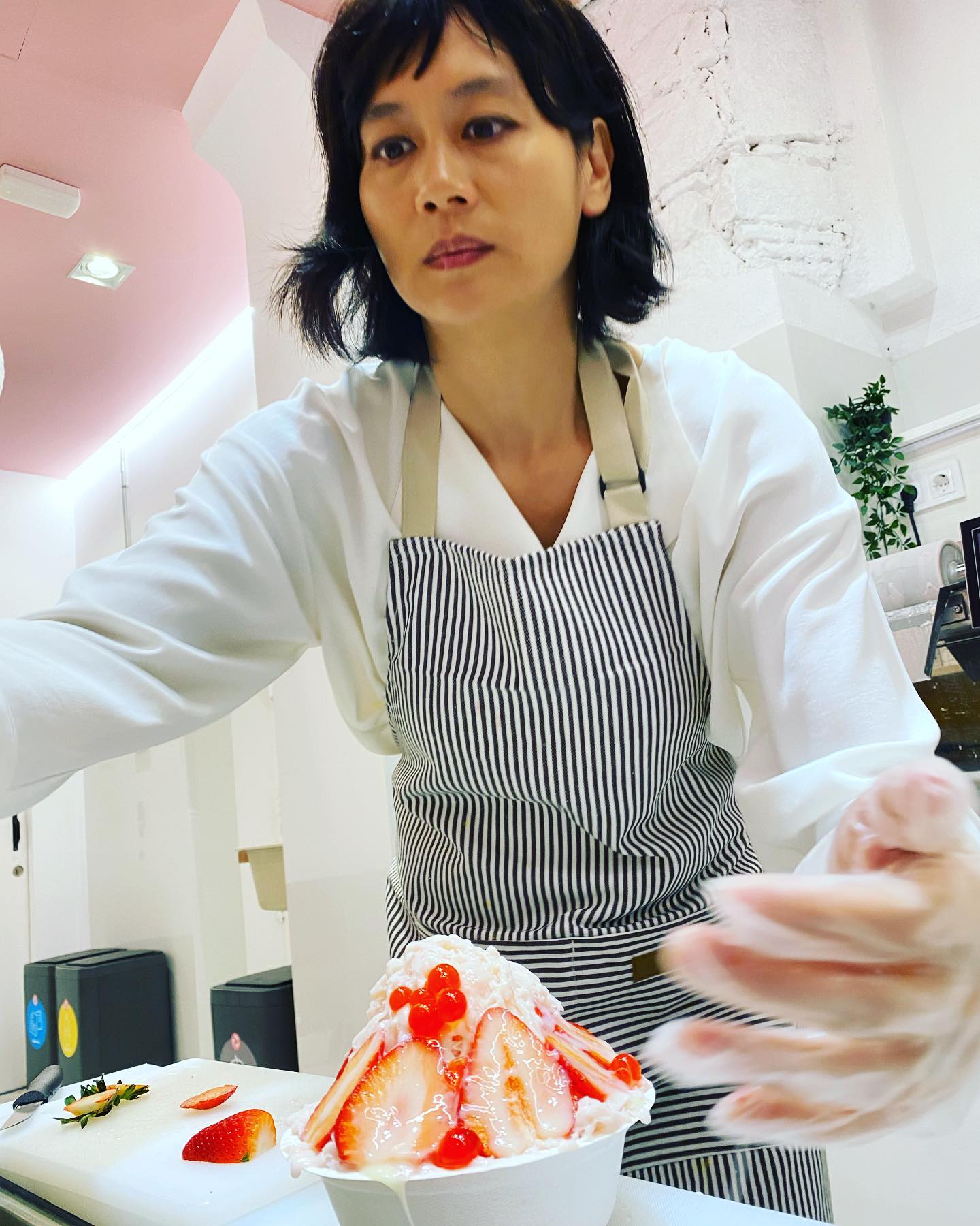 Kai-Yi making ice cream